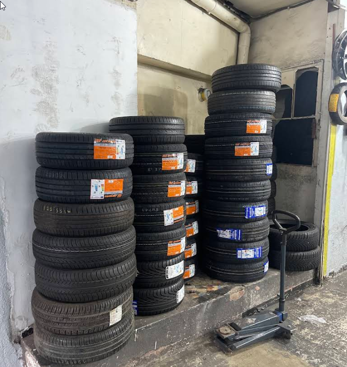 Pneus neufs en stock